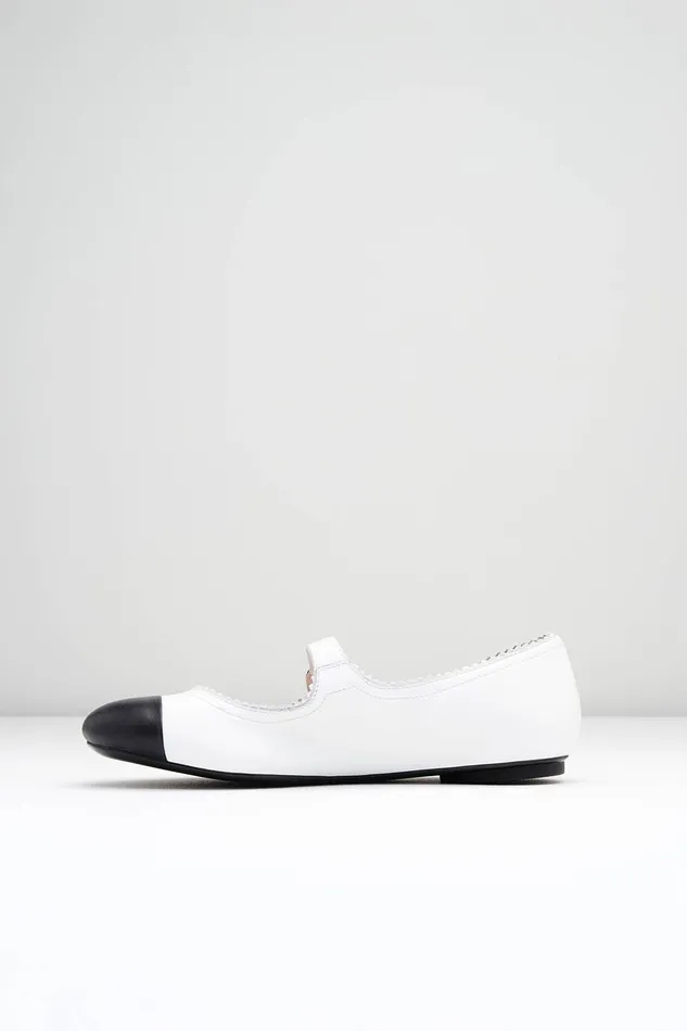 Ballet Flats Adult Ladies Cassiopeia Ballet Flats White Black Leather Bloch