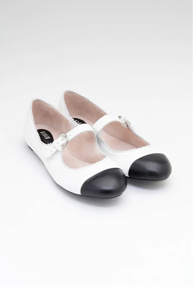Ballet Flats Adult Ladies Cassiopeia Ballet Flats White Black Leather Bloch