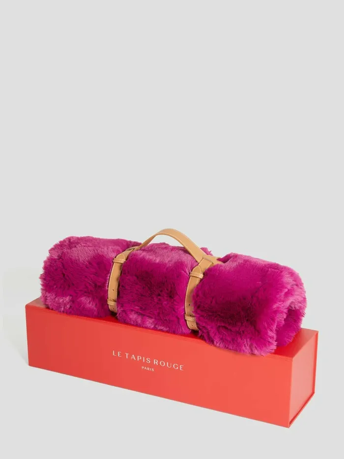 Home FauxFur Pet Carpet Pink Fucsia 8211 GUESS Women