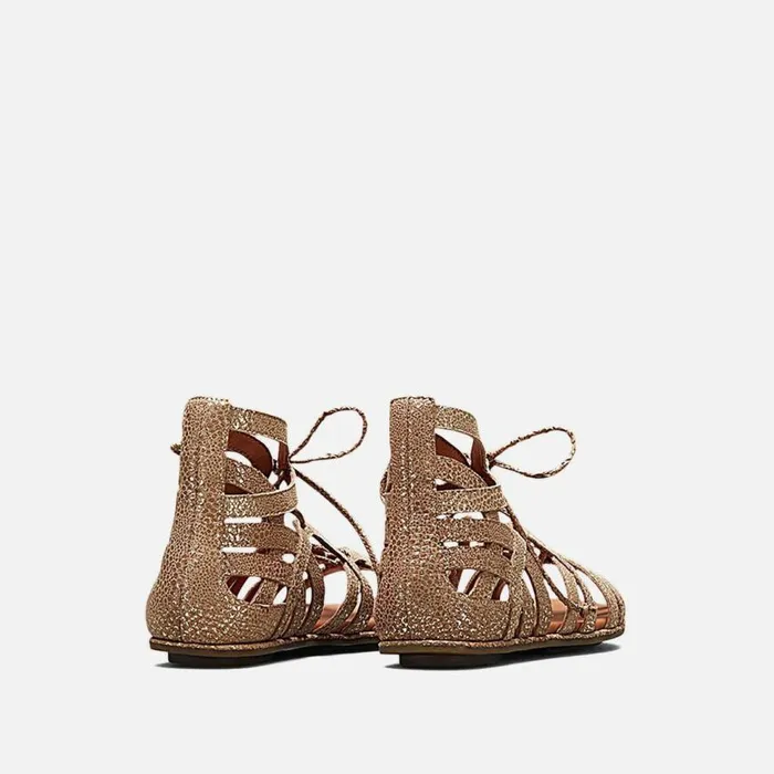 Kenneth Cole Break My Heart 3 Gold Women Gentle Souls