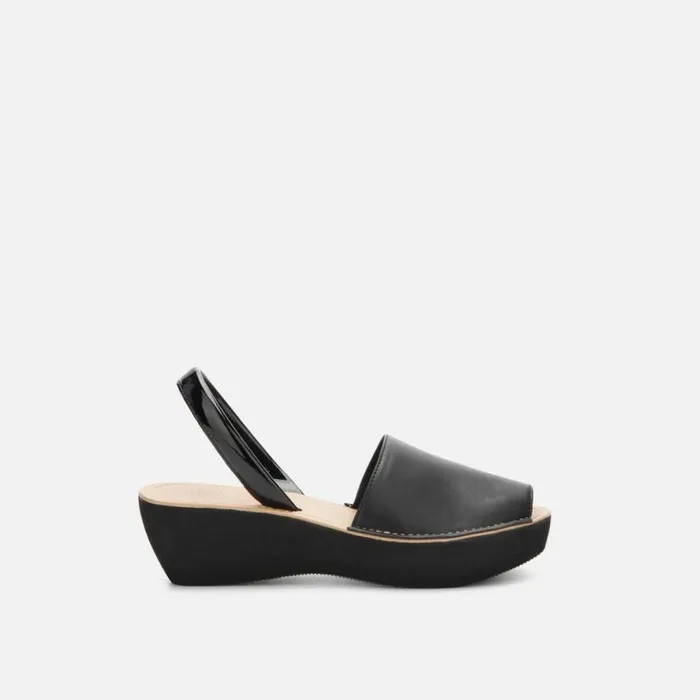Kenneth Cole Fine Glass Faux Leather Platform Sandal Black Women Sandals