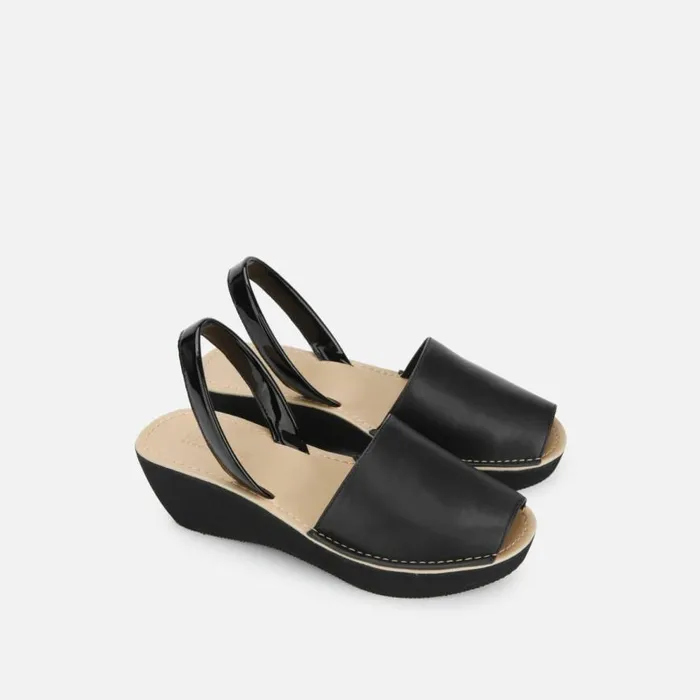 Kenneth Cole Fine Glass Faux Leather Platform Sandal Black Women Sandals