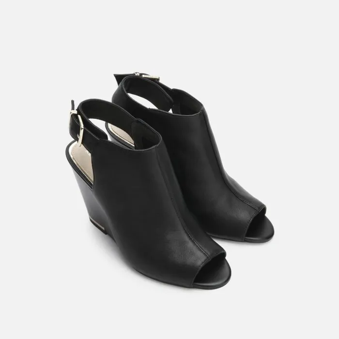 Kenneth Cole Merrick 85 Wedge Shootie Black Women Heels