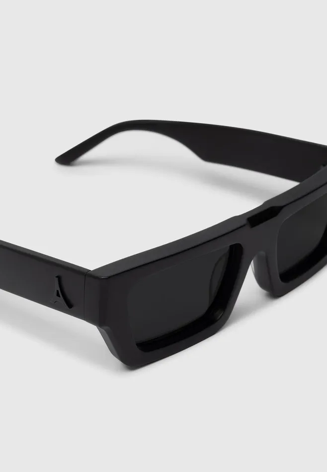 Men Manire De Voir Azur Sunglasses Matte Black