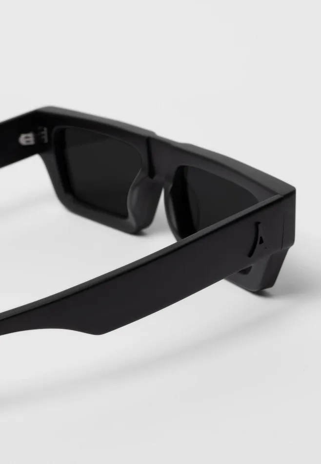 Men Manire De Voir Azur Sunglasses Matte Black