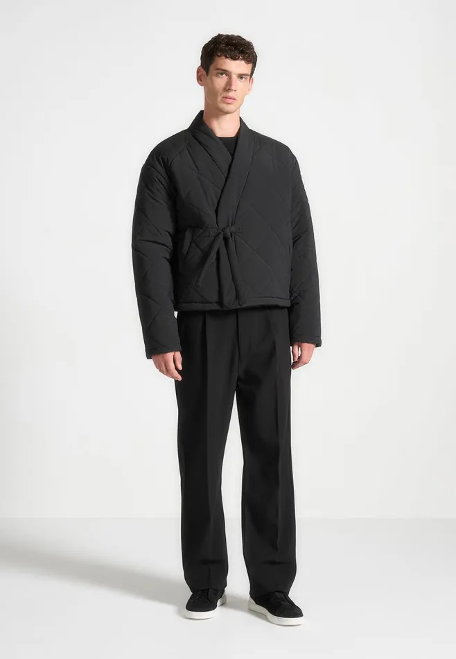 Men Manire De Voir Kimono Quilted Wrap Puffer Jacket Black