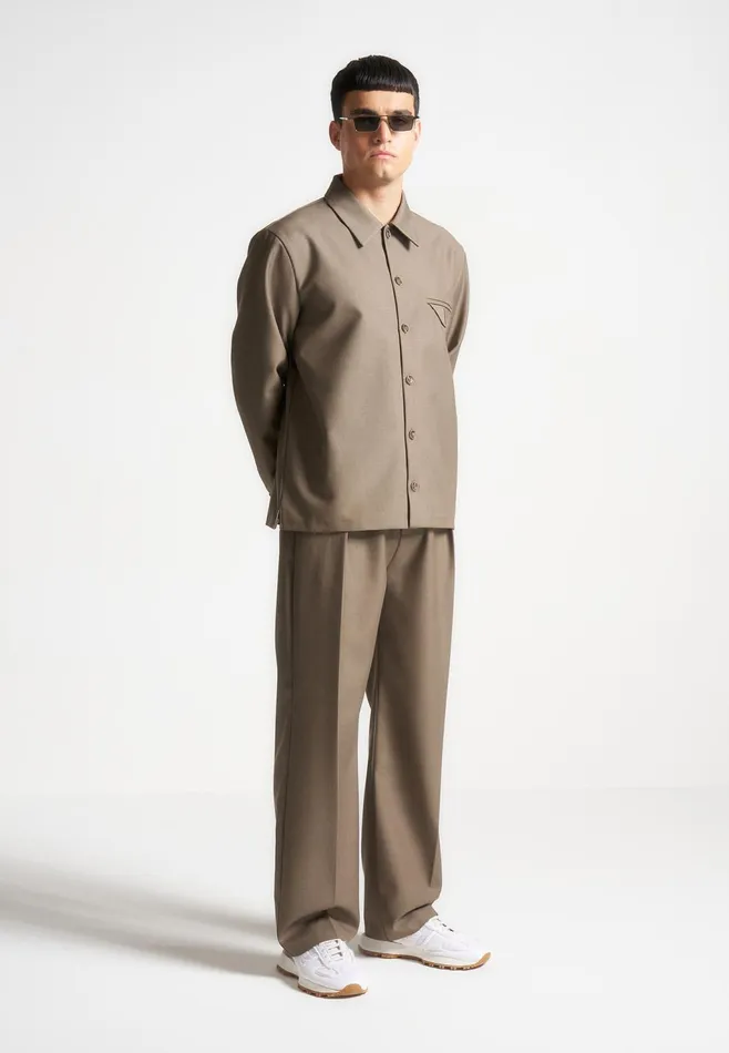 Men Manire De Voir Relaxed Fit Hatched Pleated Tailored Trousers Khaki