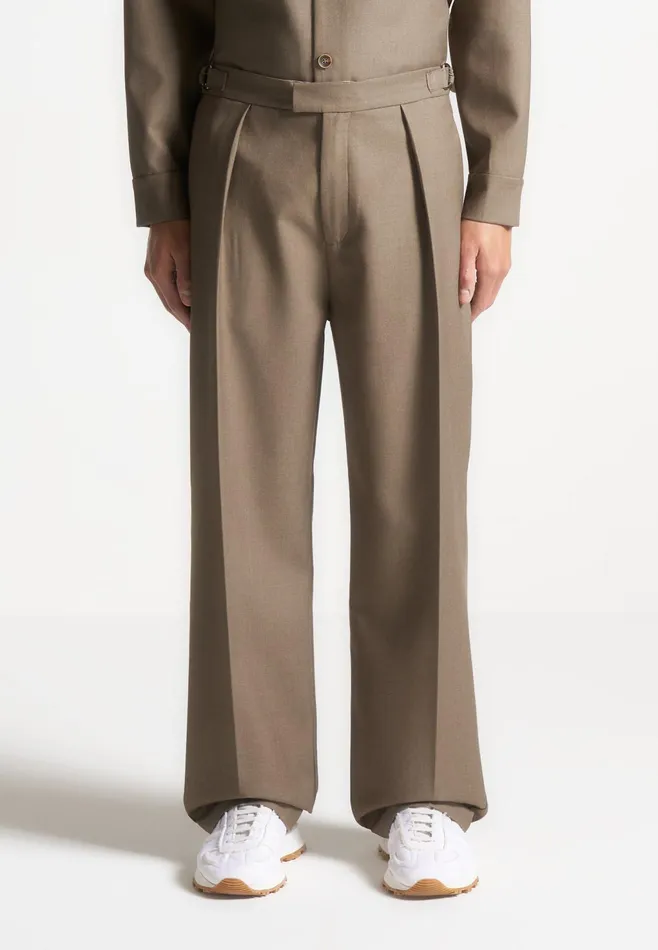 Men Manire De Voir Relaxed Fit Hatched Pleated Tailored Trousers Khaki