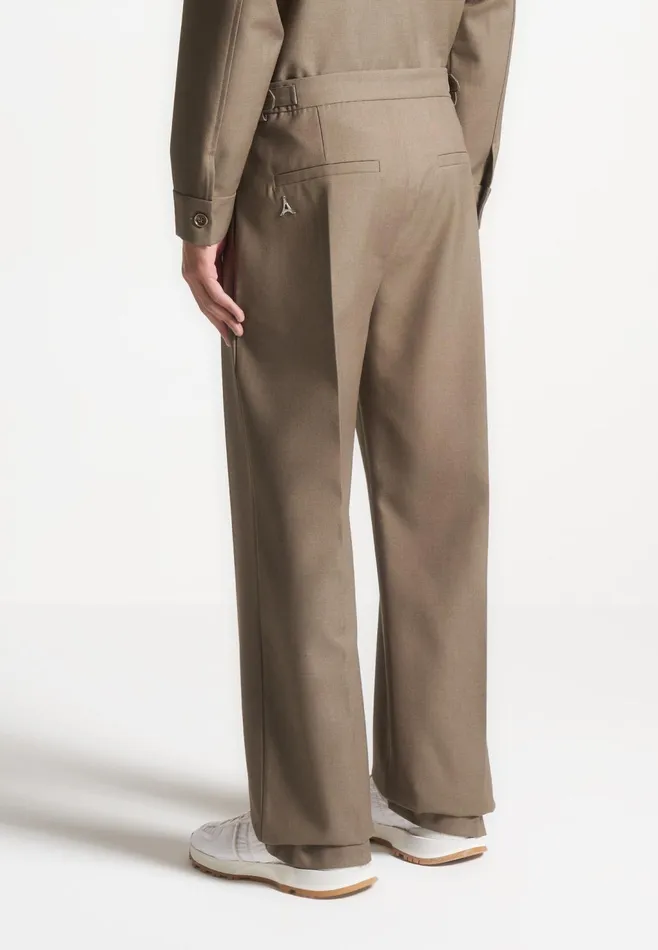 Men Manire De Voir Relaxed Fit Hatched Pleated Tailored Trousers Khaki