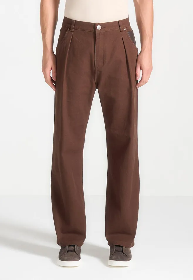 Men Manire De Voir Relaxed Fit Pleated Gabardine Jeans Brown