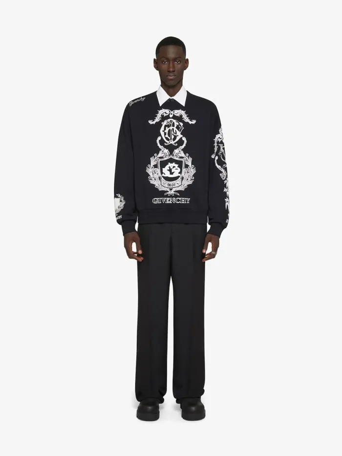 Men Sweatshirts and Hoodies Givenchy GIVENCHY Crest Boxy Fit Sweatshirt In Fleece Black Men Sweatshirts and Hoodies Givenchy GIVENCHY Crest Boxy Fit Sweatshirt In Fleece Black