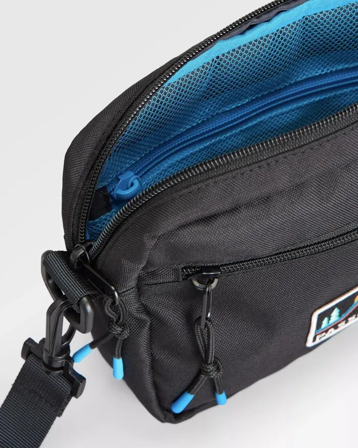 Passenger Backpacks and Bags Mainland Recycled Hip Pack Black Black 8211 WomenMen