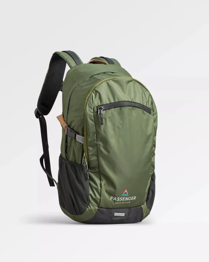 Passenger Backpacks and Bags Track Recycled 30L Backpack Fir Tree Fir Tree 8211 WomenMen