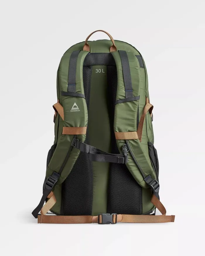 Passenger Backpacks and Bags Track Recycled 30L Backpack Fir Tree Fir Tree 8211 WomenMen