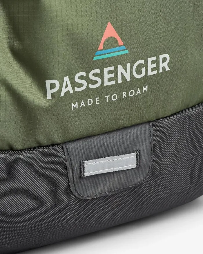 Passenger Backpacks and Bags Track Recycled 30L Backpack Fir Tree Fir Tree 8211 WomenMen