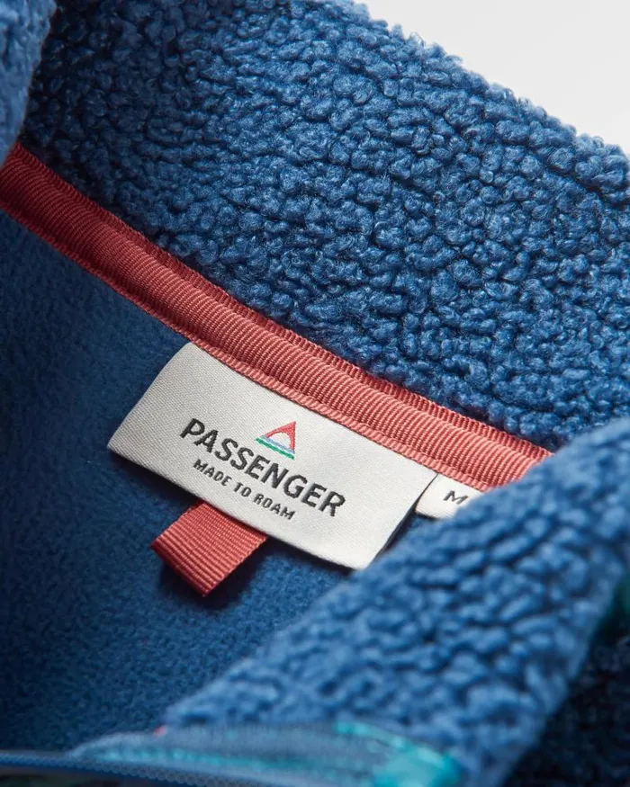 Passenger Tops Born Explorer Recycled PolarLined Sherpa Fleece Dark Denim Dark Denim 8211 Men