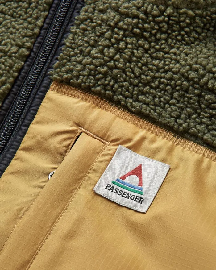Passenger Tops Born Explorer Recycled PolarLined Sherpa Fleece Khaki Khaki 8211 Men