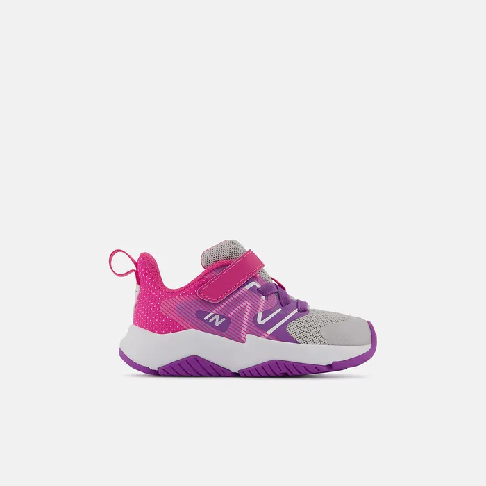 Size 0 8211 10 Kids Rave Run v2 Bungee Lace with Top Strap Summer Fog with Mystic Purple and Hipink New Balance