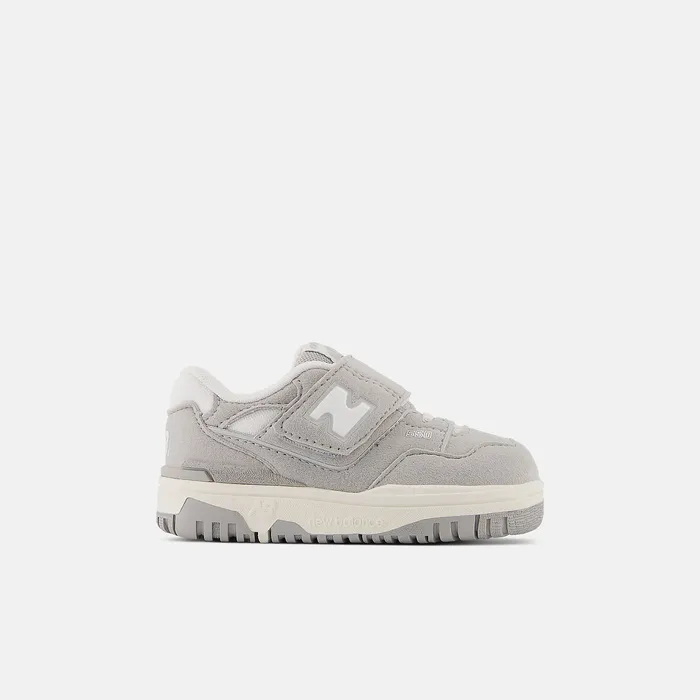 Size 0 8211 10 New Balance Kids 550 Bungee Lace with Top Strap Concrete with White
