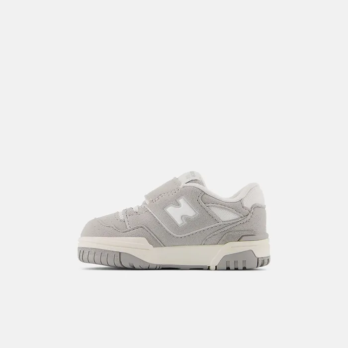 Size 0 8211 10 New Balance Kids 550 Bungee Lace with Top Strap Concrete with White