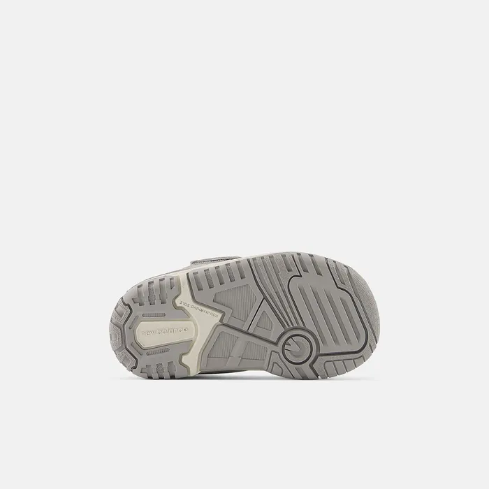 Size 0 8211 10 New Balance Kids 550 Bungee Lace with Top Strap Concrete with White