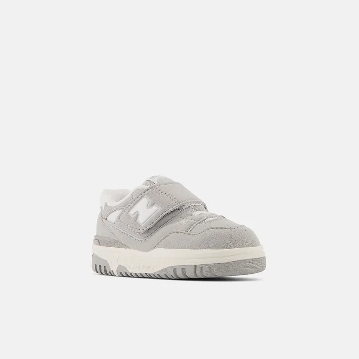 Size 0 8211 10 New Balance Kids 550 Bungee Lace with Top Strap Concrete with White