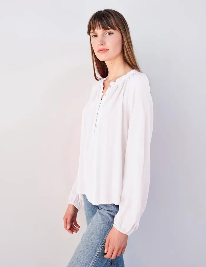 Sundry Clothing Shirting Women Women039s Long Sleeve Flowy Blouse In White White Sundry Clothing Shirting Women Women039s Long Sleeve Flowy Blouse In White White
