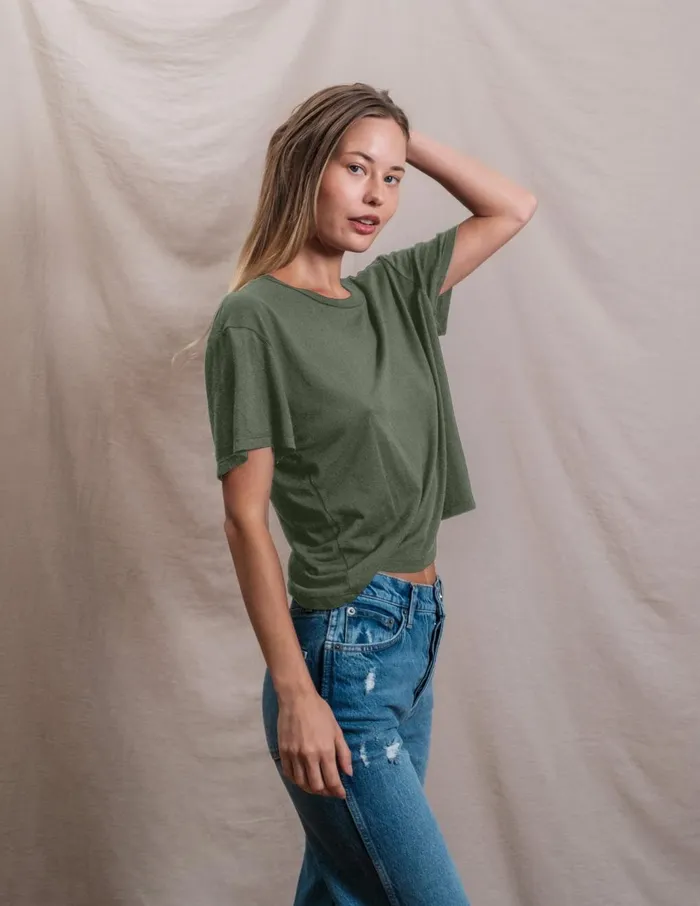 Sundry Clothing Tees Women Butter Soft Boxy Crop In Signature Green Signature Green Sundry Clothing Tees Women Butter Soft Boxy Crop In Signature Green Signature Green