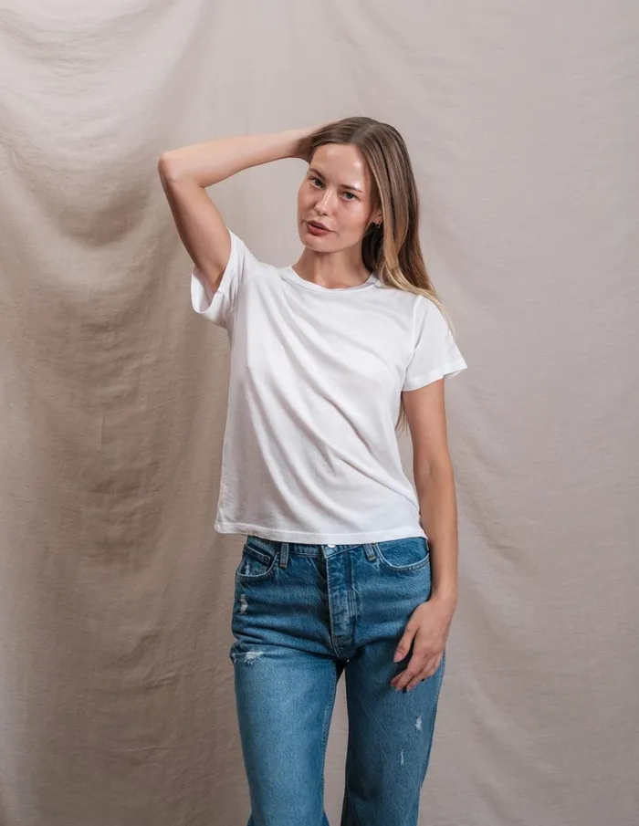 Sundry Clothing Tees Women Butter Soft Crew In White White Sundry Clothing Tees Women Butter Soft Crew In White White