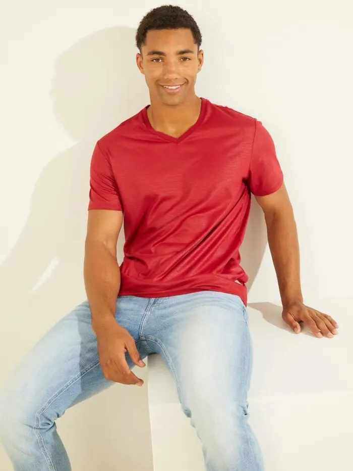 TShirts and Tanks Men GUESS Mason VNeck Tee Chili Red