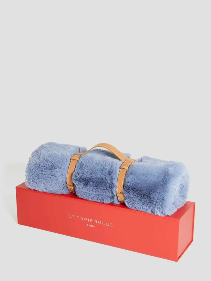 Women GUESS FauxFur Pet Carpet Blue Sky Home Women GUESS FauxFur Pet Carpet Blue Sky Home