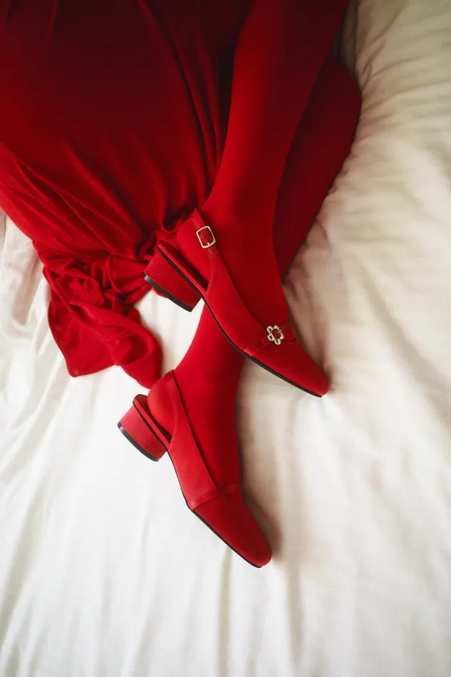 Women Mackie Heel Scarlet Satin Lisa Says Gah Heels
