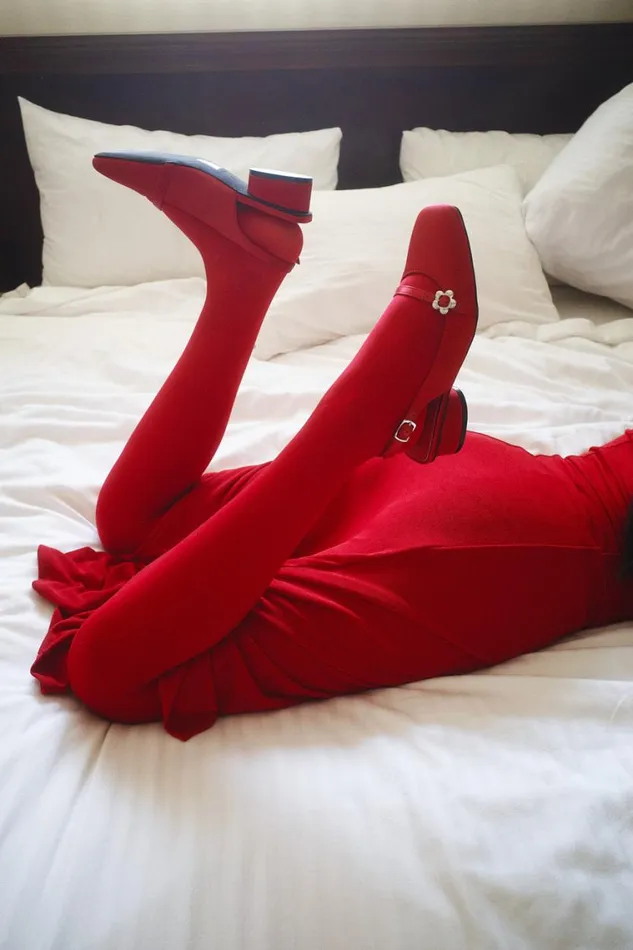 Women Mackie Heel Scarlet Satin Lisa Says Gah Heels