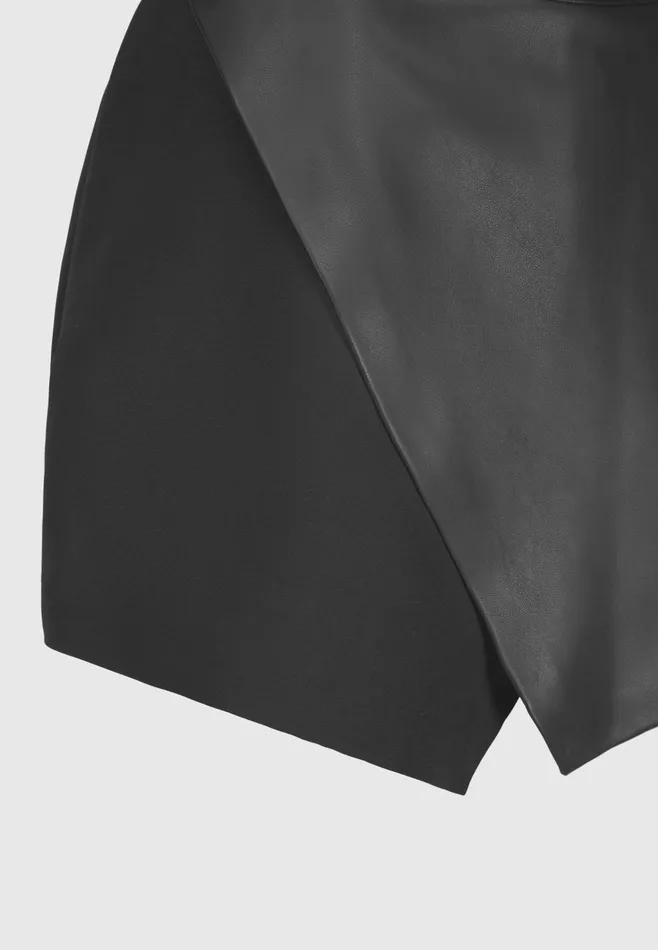 Women Manire De Voir Overlay Skort Black