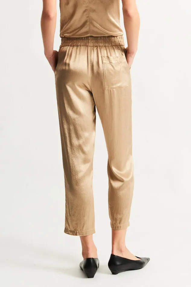 Women Pebble Satin Sand Trapunto Pant Raquel Allegra TShirts