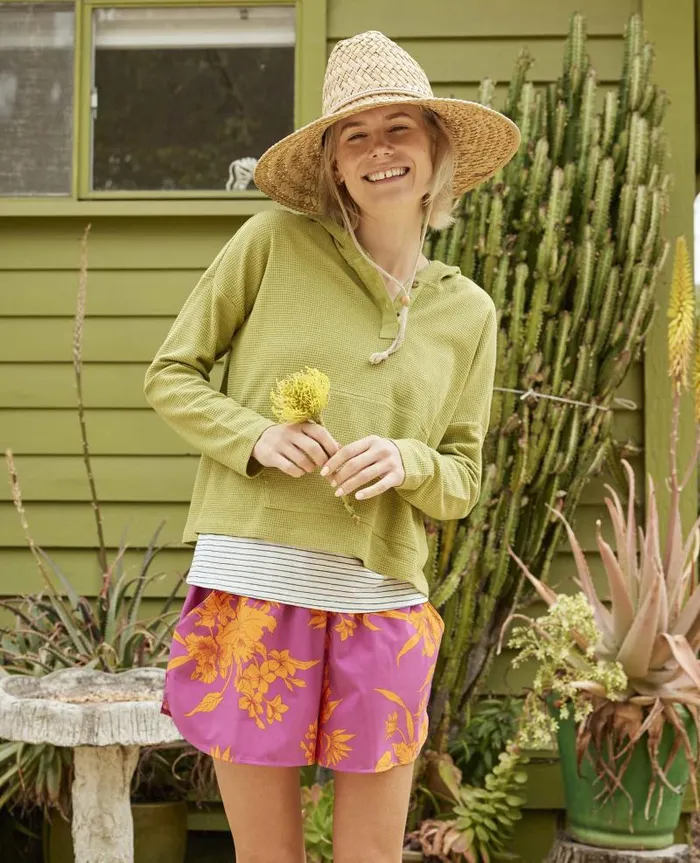 Women Shorts Toad and Co Sunkissed PullOn Short II Flame Leaf Texture Print